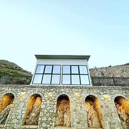 Hotel Iliria Canaj ภายนอก รูปภาพ