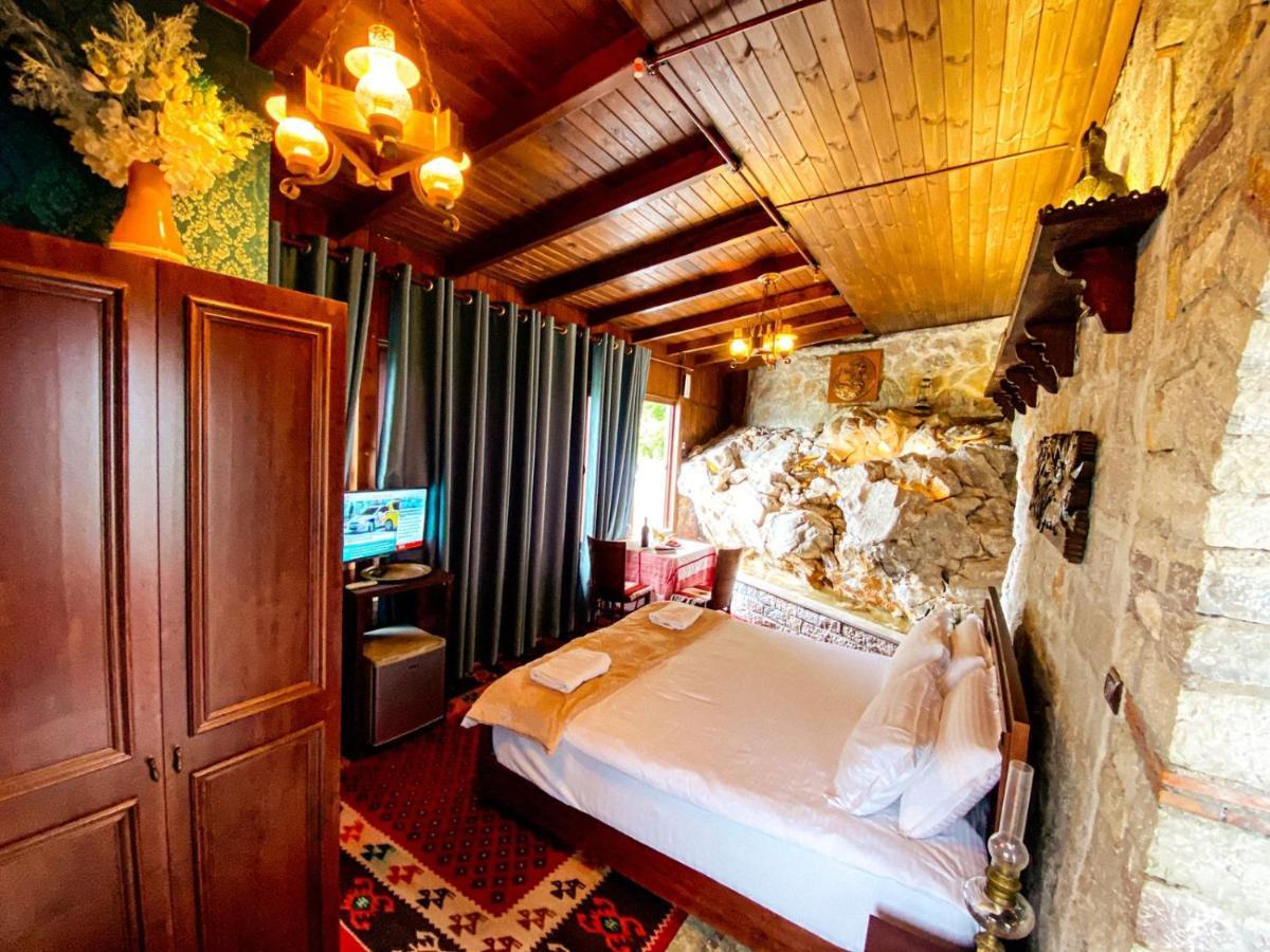 Hotel Iliria Canaj ภายนอก รูปภาพ