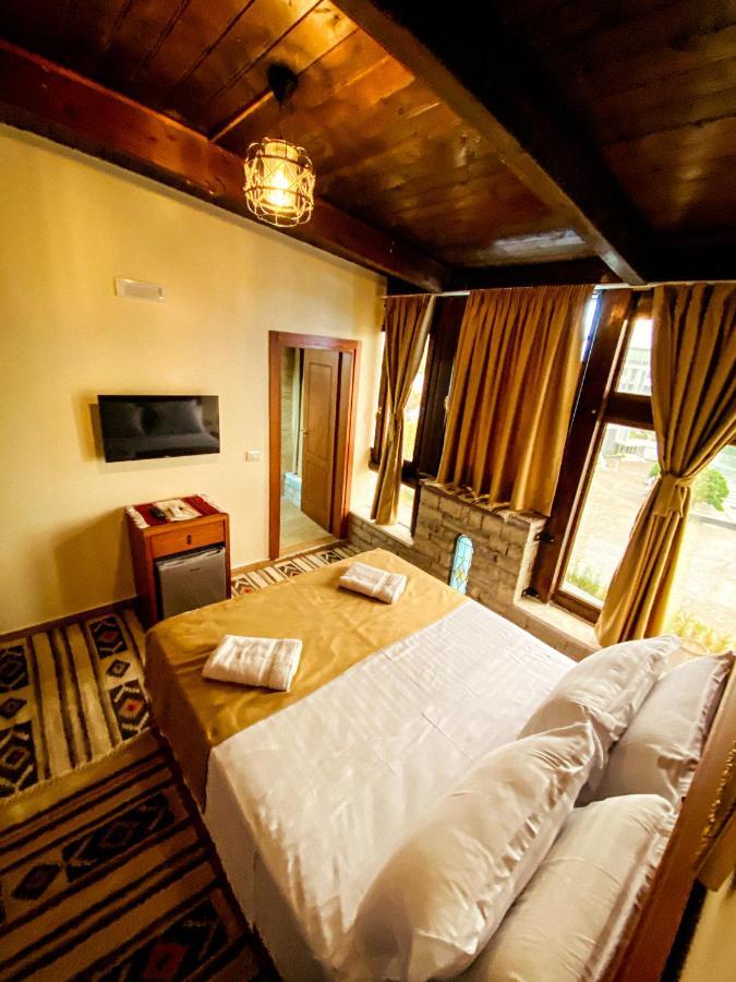 Hotel Iliria Canaj ภายนอก รูปภาพ
