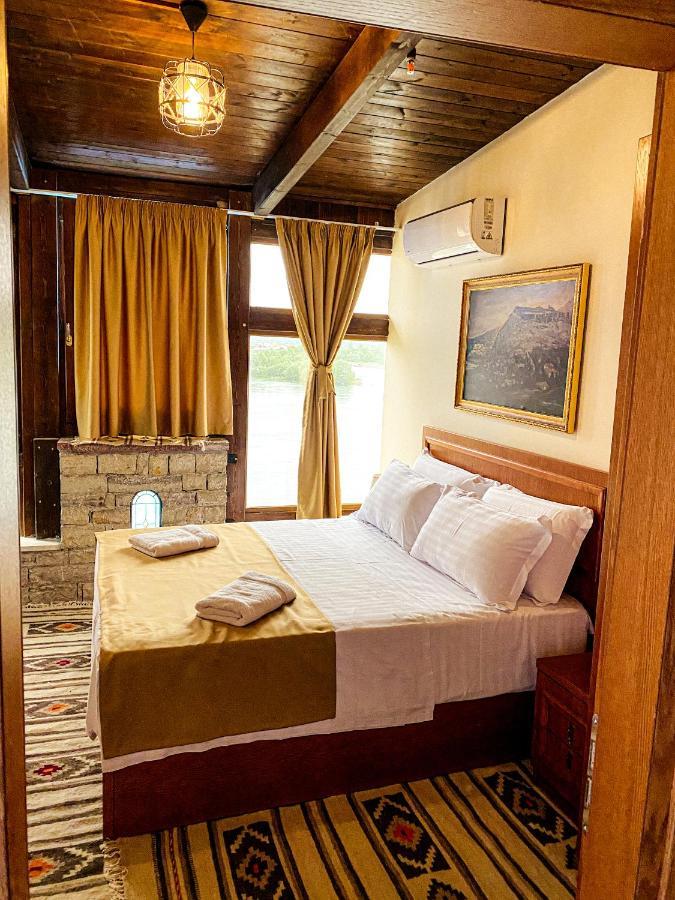 Hotel Iliria Canaj ภายนอก รูปภาพ