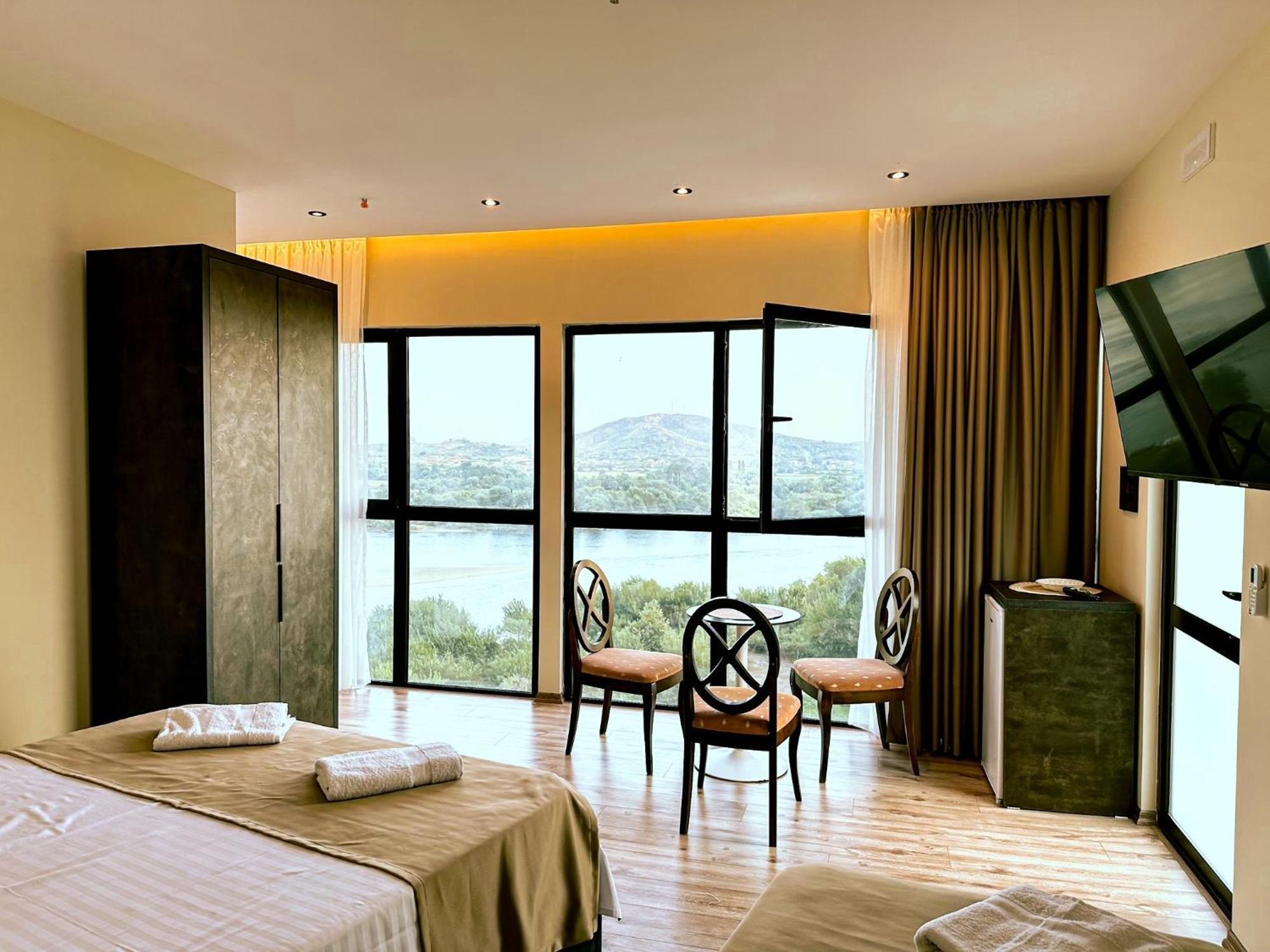 Hotel Iliria Canaj ภายนอก รูปภาพ