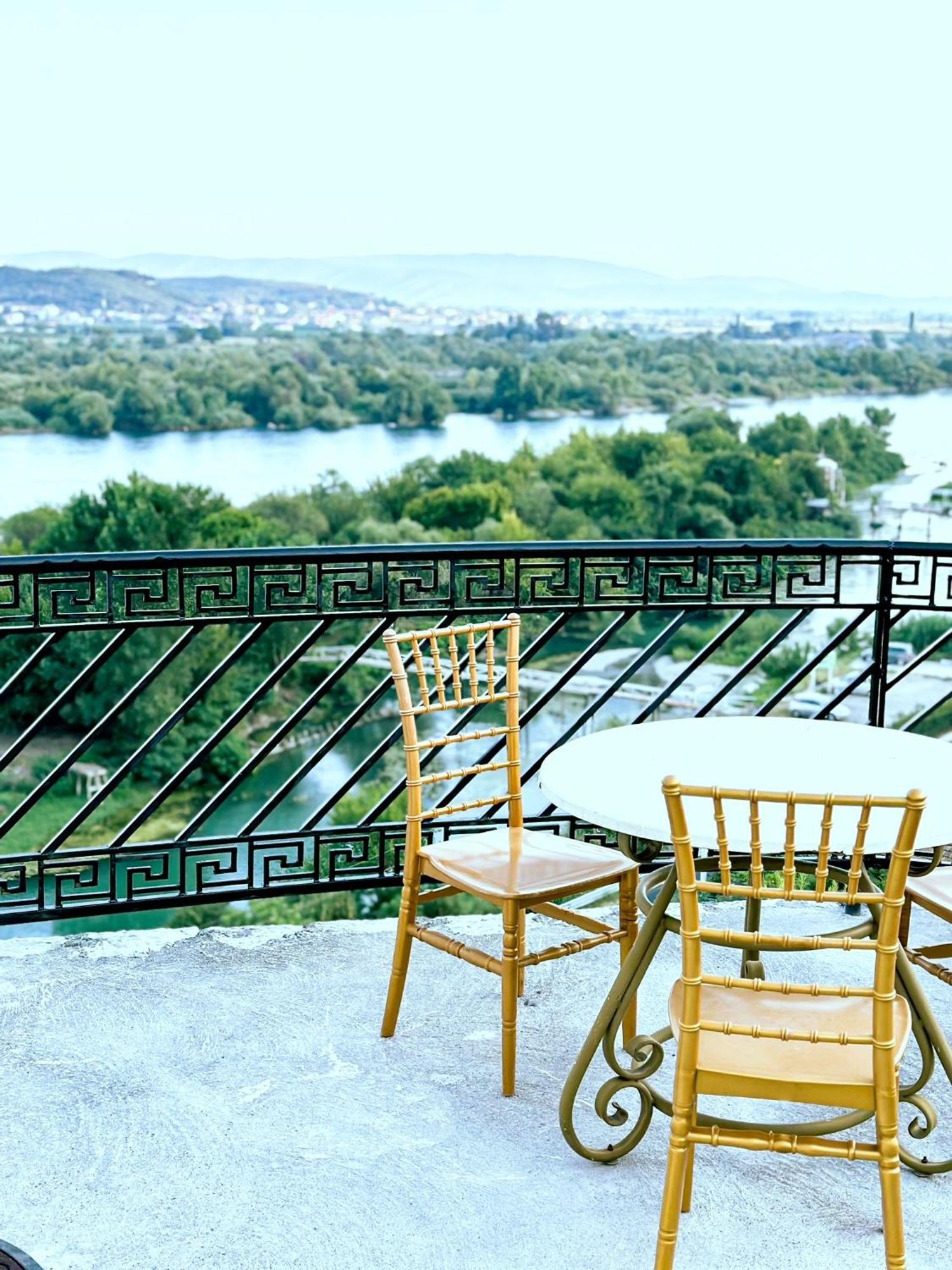Hotel Iliria Canaj ภายนอก รูปภาพ